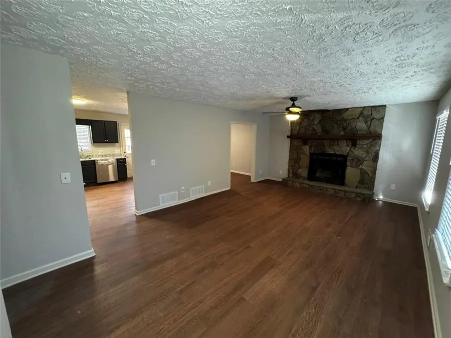 4687 Hilltop Drive Nw, Acworth, GA 30101 - Image #3