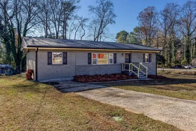 12 Peachtree Circle Se, Marietta, GA 30060 - Image #2