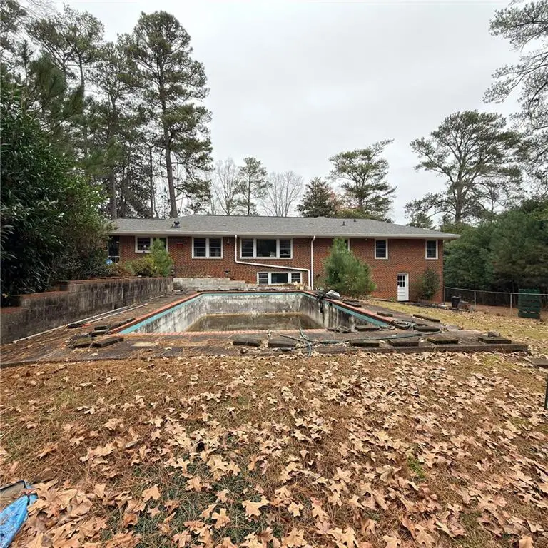 4950 Long Island Drive Nw, Atlanta, GA 30327 - Image #3