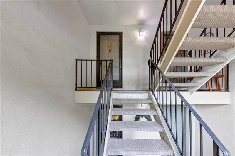 30 Chaumont Square Nw, Atlanta, GA 30327 - Image #2