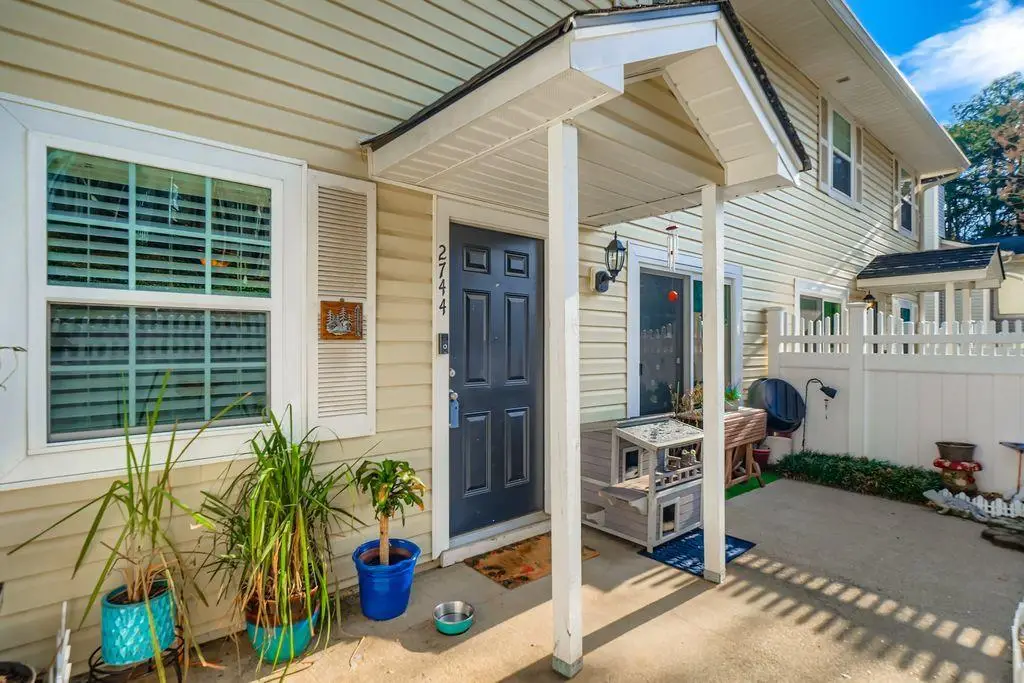 2744 St Augustine Trail Se, Marietta, GA 30067 - Image #1