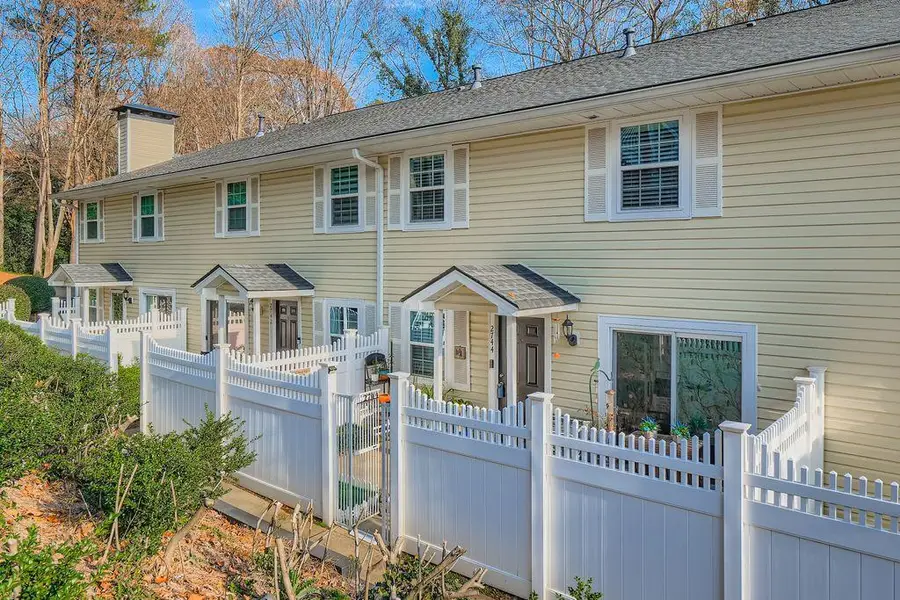 2744 St Augustine Trail Se, Marietta, GA 30067 - Image #2