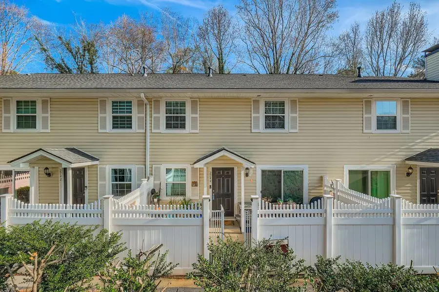 2744 St Augustine Trail Se, Marietta, GA 30067 - Image #3