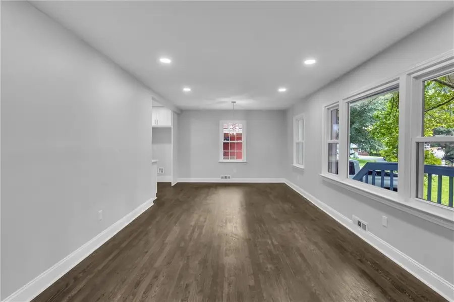 831 Daniell Drive Se, Smyrna, GA 30080 - Image #3