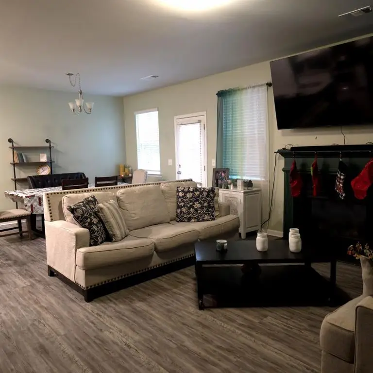 315 Pinewood Drive, Woodstock, GA 30189 - Image #2