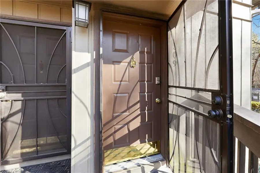 109 Cumberland Court Se, Smyrna, GA 30080 - Image #2