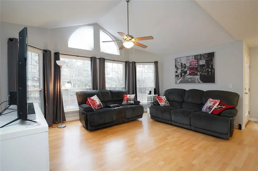 905 Wentworth Court, Alpharetta, GA 30022 - Image #3