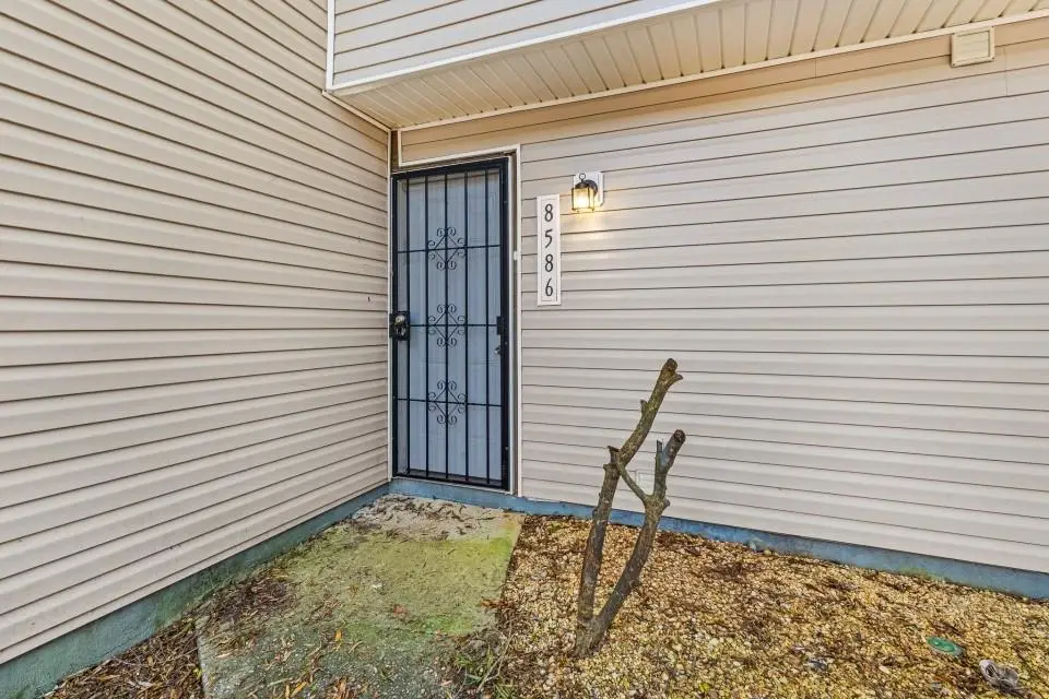 8586 Creekwood Way, Jonesboro, GA 30238 - Image #1