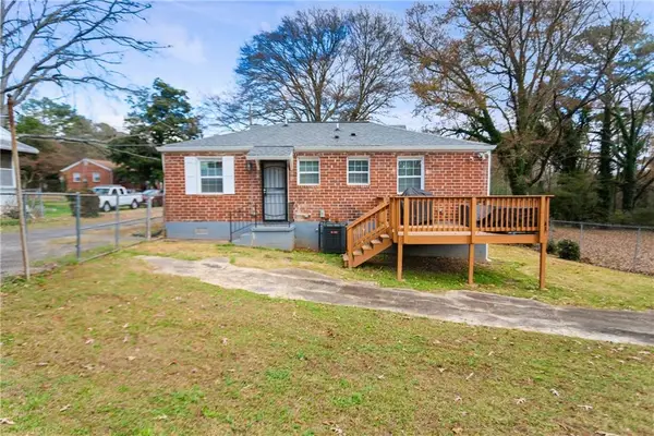 142 Hutton Place Nw, Atlanta, GA 30318