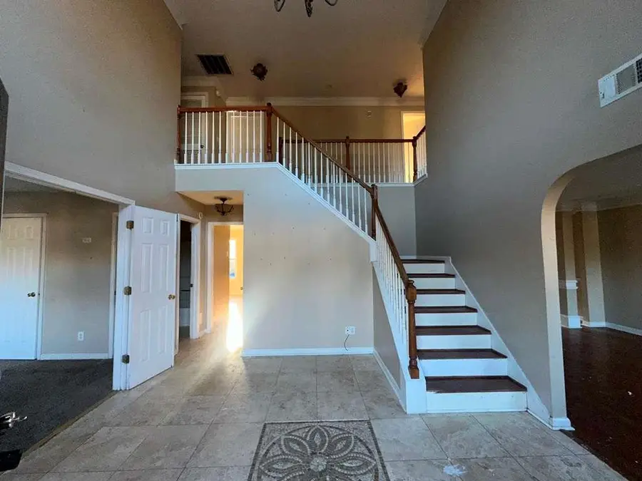 587 Wynmeadow Court, Stone Mountain, GA 30087 - Image #2