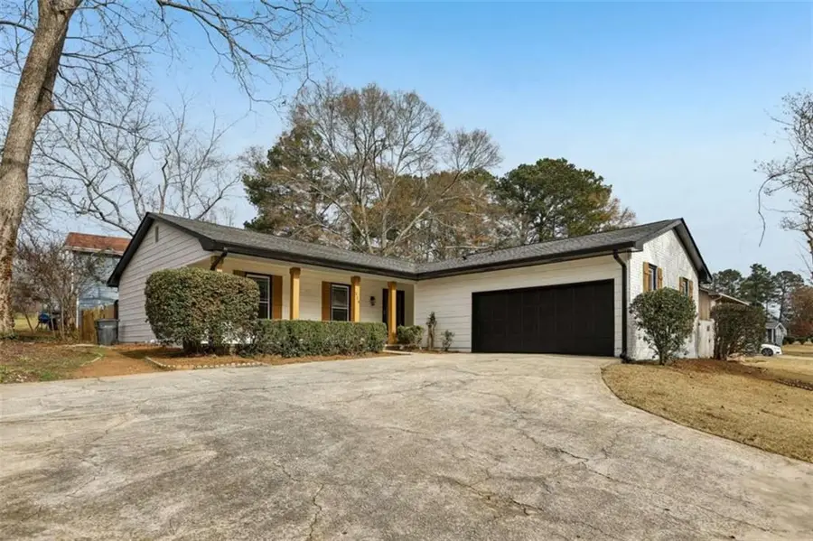 538 Stanton Woods Dr Se, Conyers, GA 30094 - Image #2