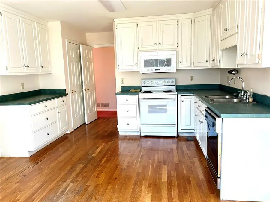 1491 Greenwood Court, Canton, GA 30115 - Image #3