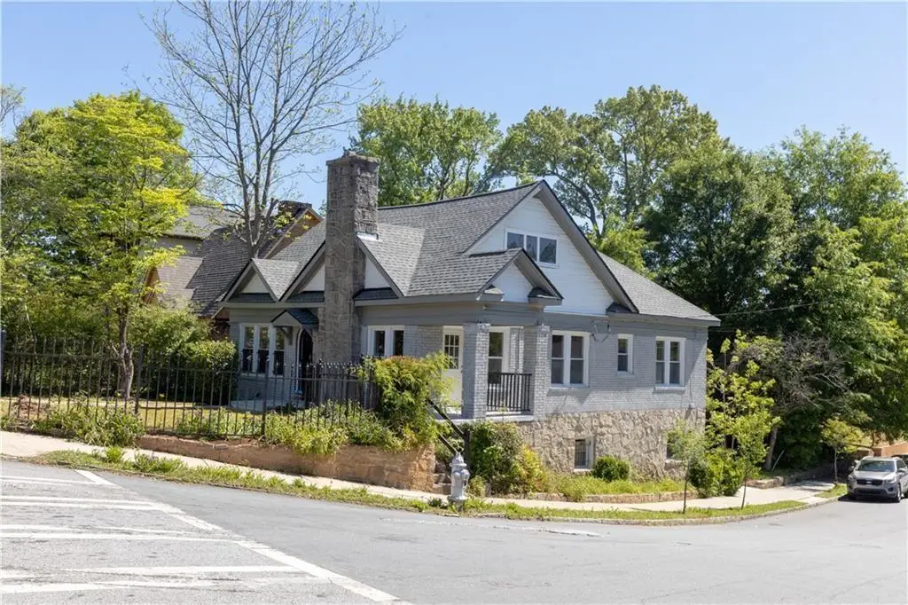 672 Cascade Avenue Sw, Atlanta, GA 30310 - Image #1