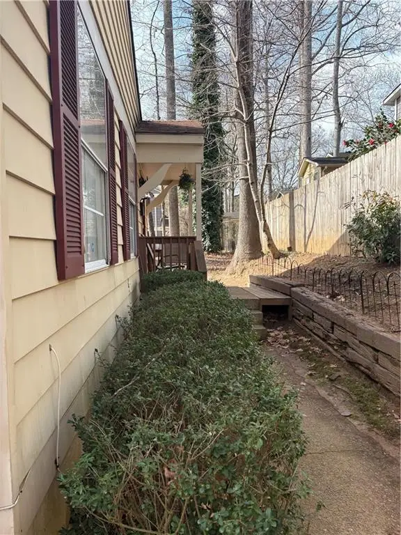 1317 Surrey Lane Sw, Marietta, GA 30008