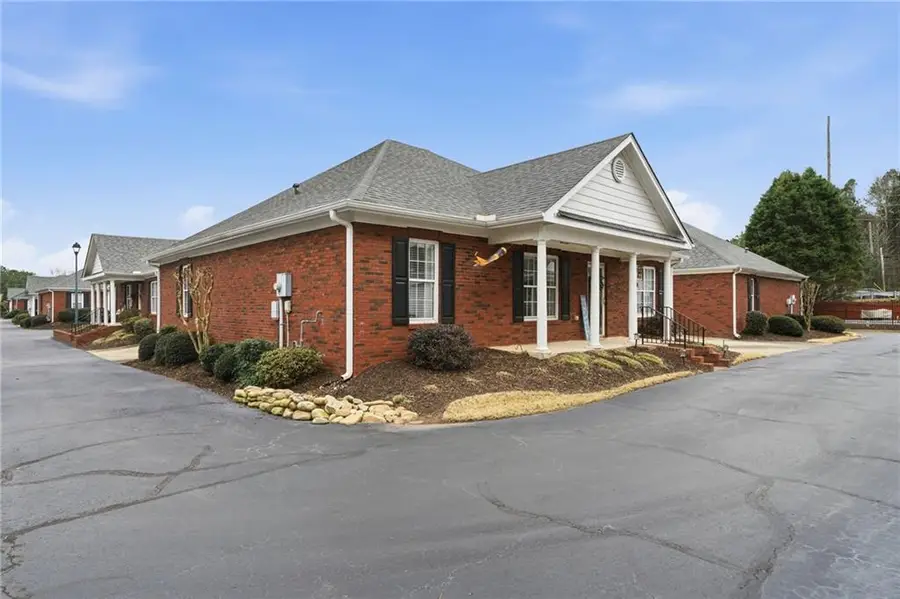 102 Courtyard Lane, Woodstock, GA 30189 - Image #2