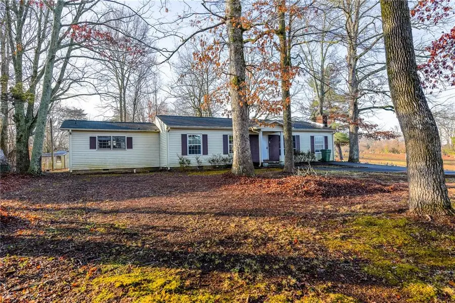 194 Boulevard St, Cleveland, GA 30528 - #3