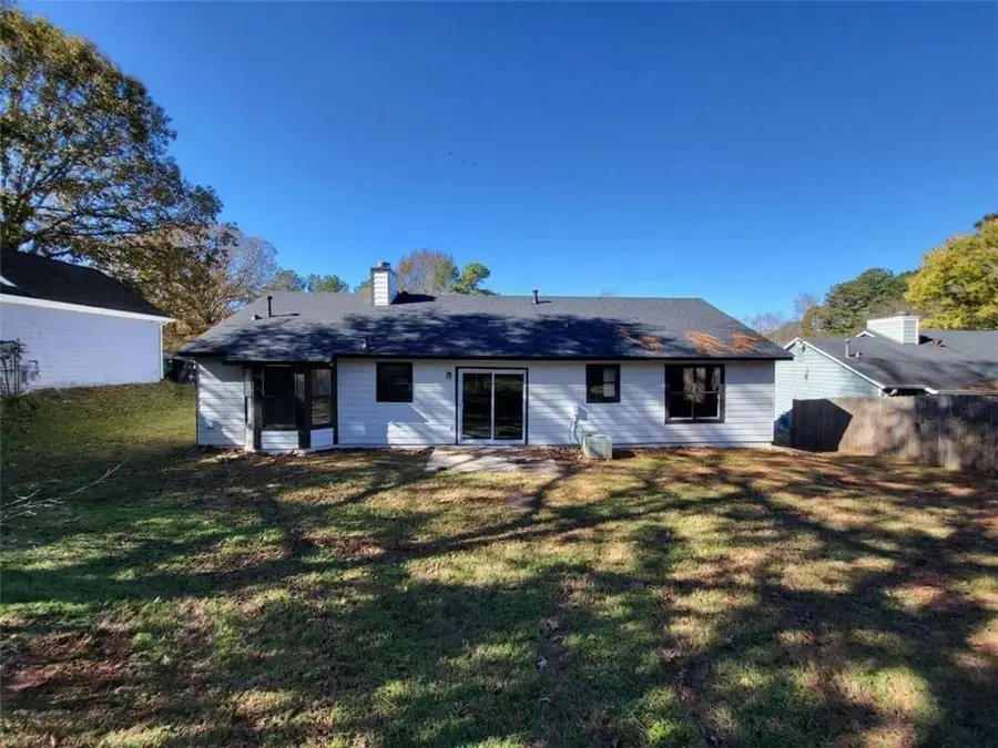 915 Fox Valley Court, Stone Mountain, GA 30088 - Image #2