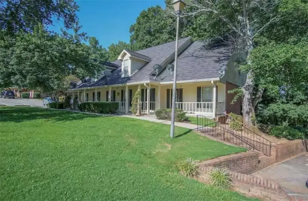 846 Park Place, Conyers, GA 30012 - #1