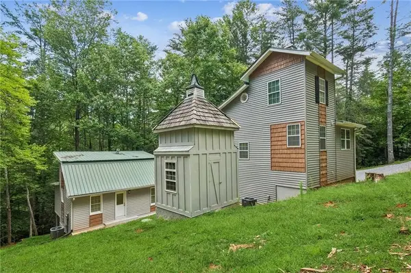 375 Deerfield Drive, Dahlonega, GA 30533