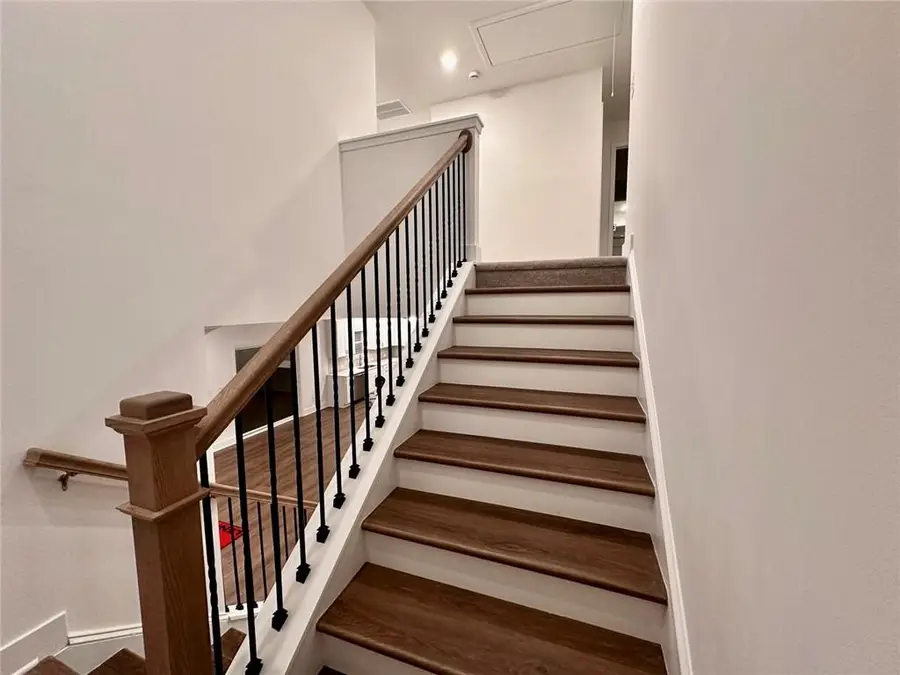 537 Hyde Ridge Trail, Loganville, GA 30052 - Image #3