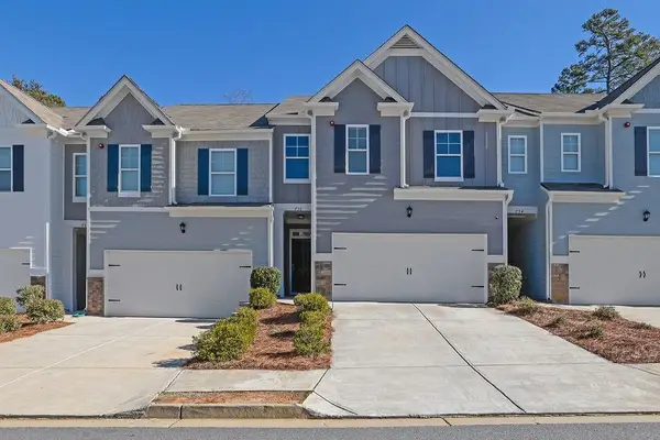 736 Woodstock Grove Drive, Woodstock, GA 30188