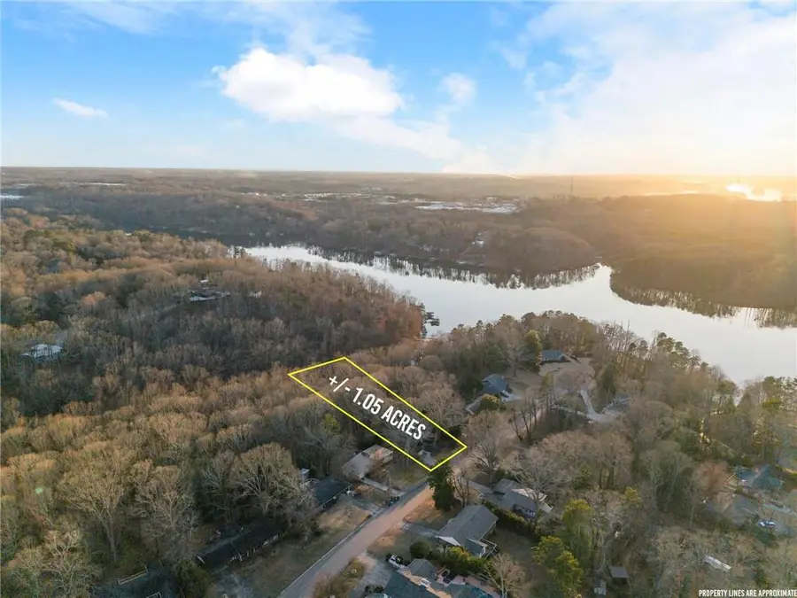 825 Beverly Drive, Gainesville, GA 30501 - Image #2