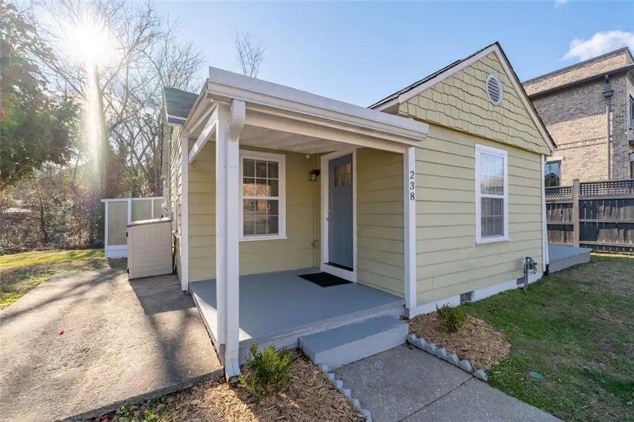 238 Crescent Circle Sw, Marietta, GA 30064 - Image #2