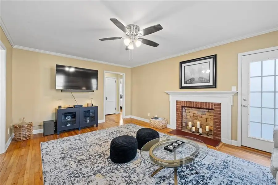 238 Crescent Circle Sw, Marietta, GA 30064 - Image #3