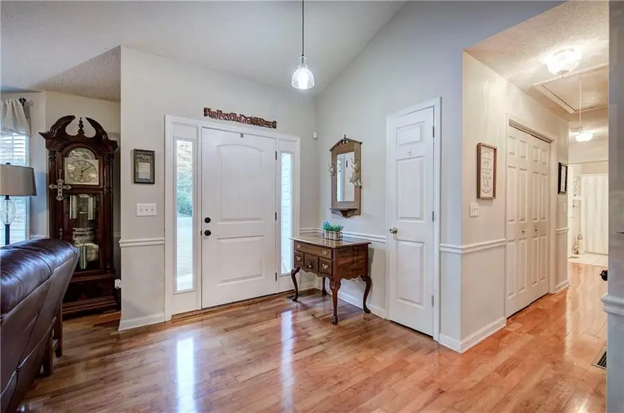 26 S Oaks Drive Se, Cartersville, GA 30121 - Image #2