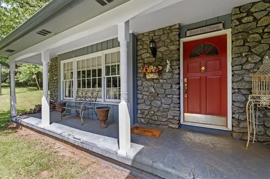 1033 Davenport Circle, Powder Springs, GA 30127 - Image #2