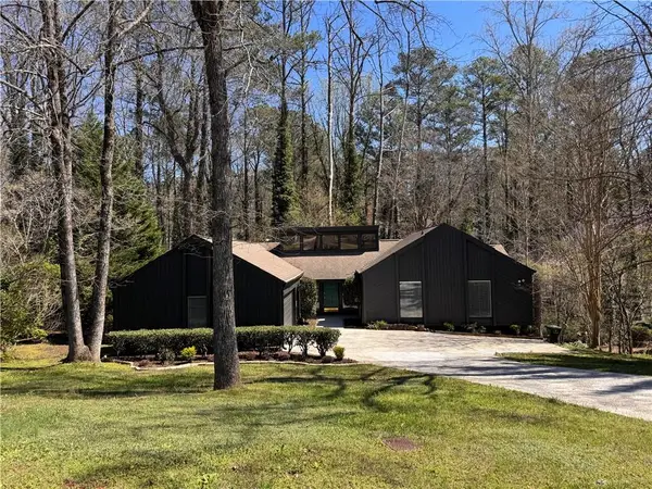 192 Kings Row Ne, Marietta, GA 30067