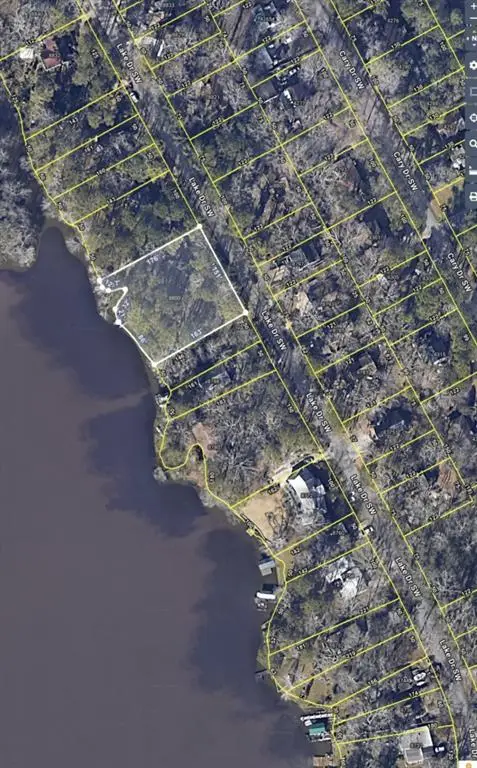 8800 Lake Drive, Snellville, GA 30039