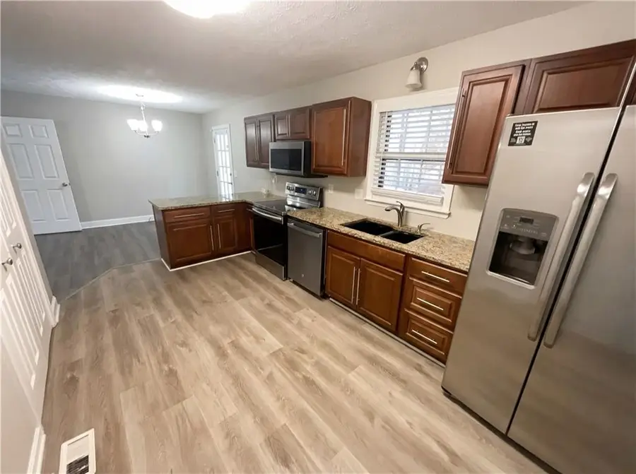 10 King Drive, Carrollton, GA 30116 - #2