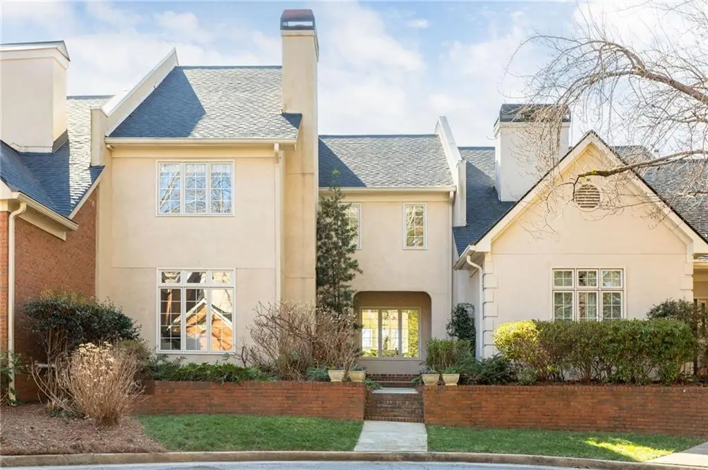 31 Paces West Place Nw, Atlanta, GA 30327 - #1