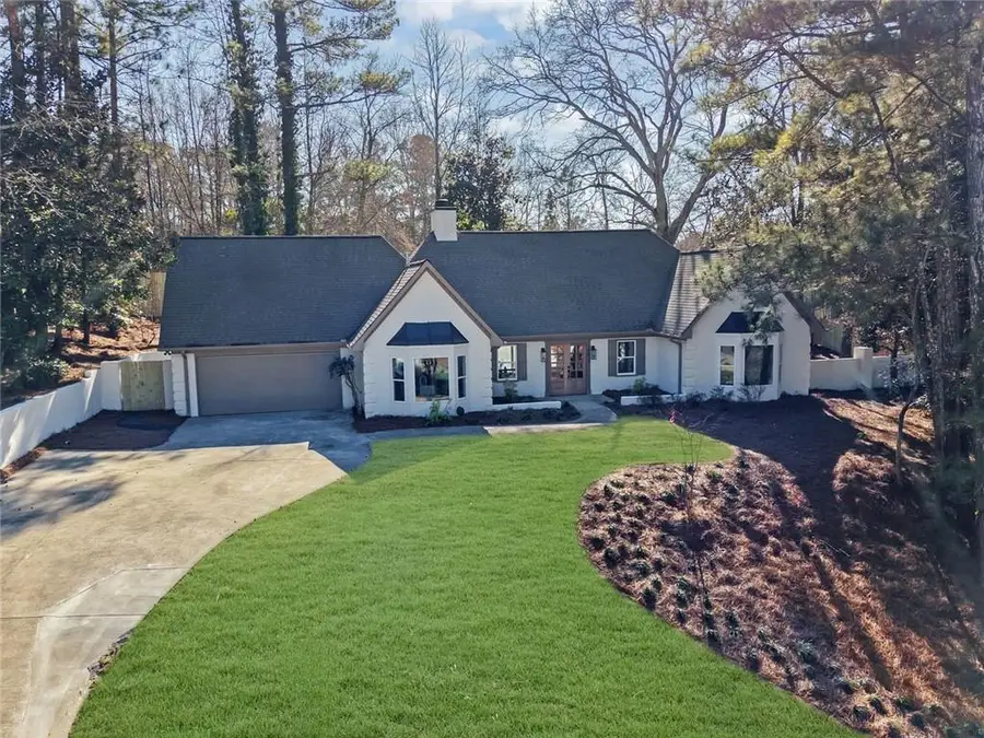 2552 Hollycreek Drive Ne, Marietta, GA 30062 - Image #2