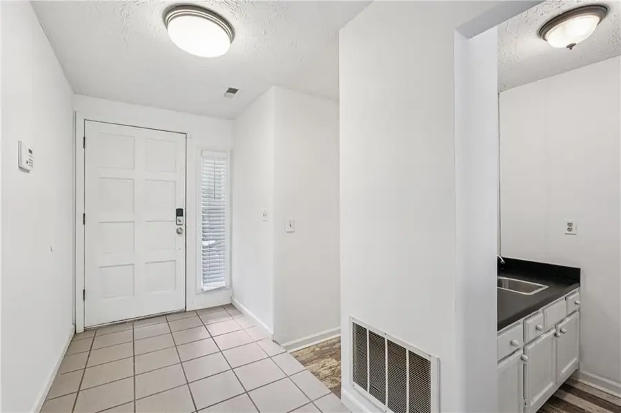 564 Tate Creek Court Nw, Acworth, GA 30102 - Image #2