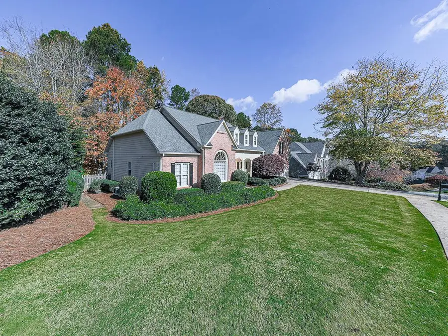 527 Fairway Drive, Woodstock, GA 30189 - Image #2