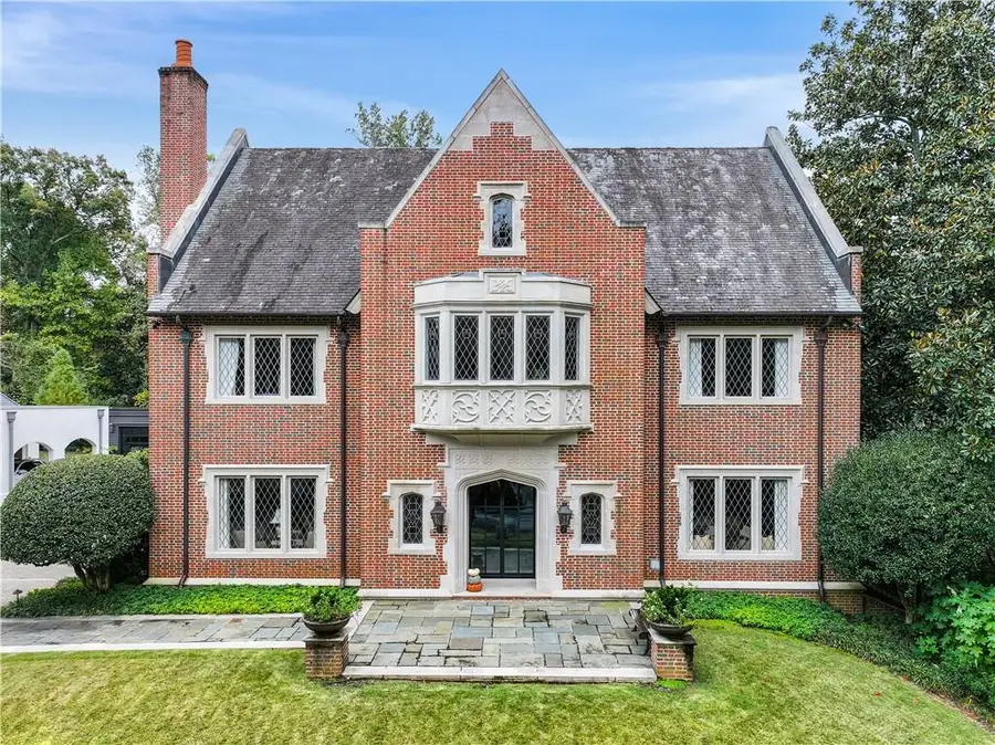 369 Pine Tree Drive Ne, Atlanta, GA 30305 - Image #2