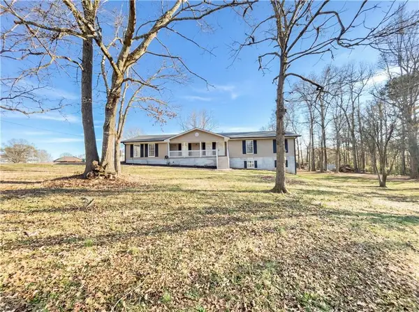 32 Banks Street, Maysville, GA 30558