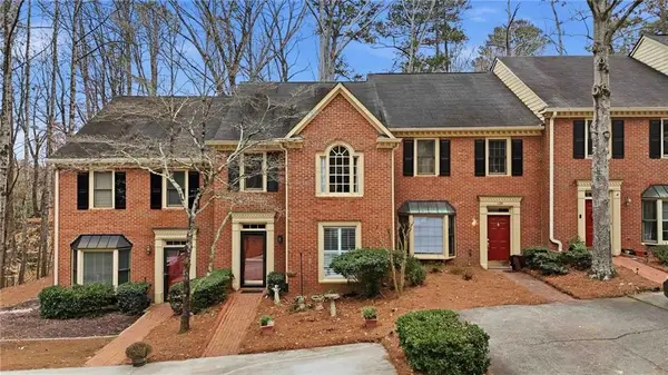 137 Weatherburne Drive, Roswell, GA 30076