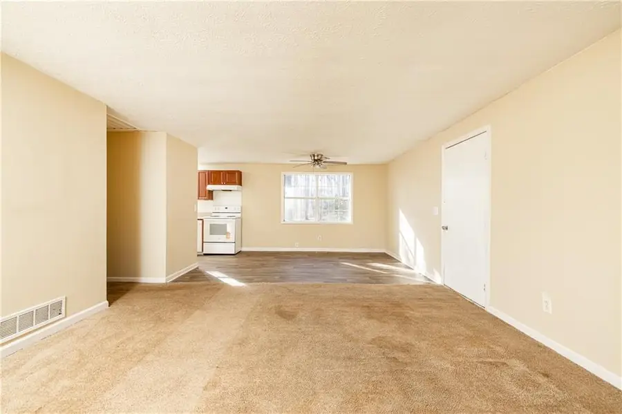 212 Woodglen Drive, Woodstock, GA 30188 - Image #3