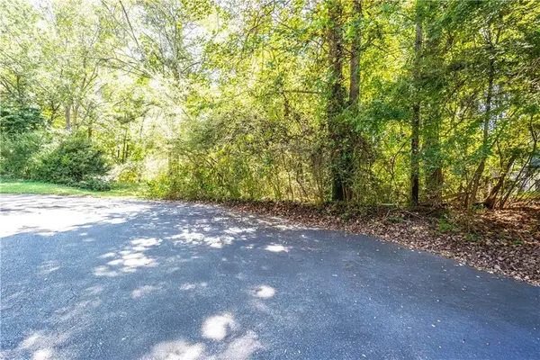 2422 Salem Drive Ne, Marietta, GA 30062