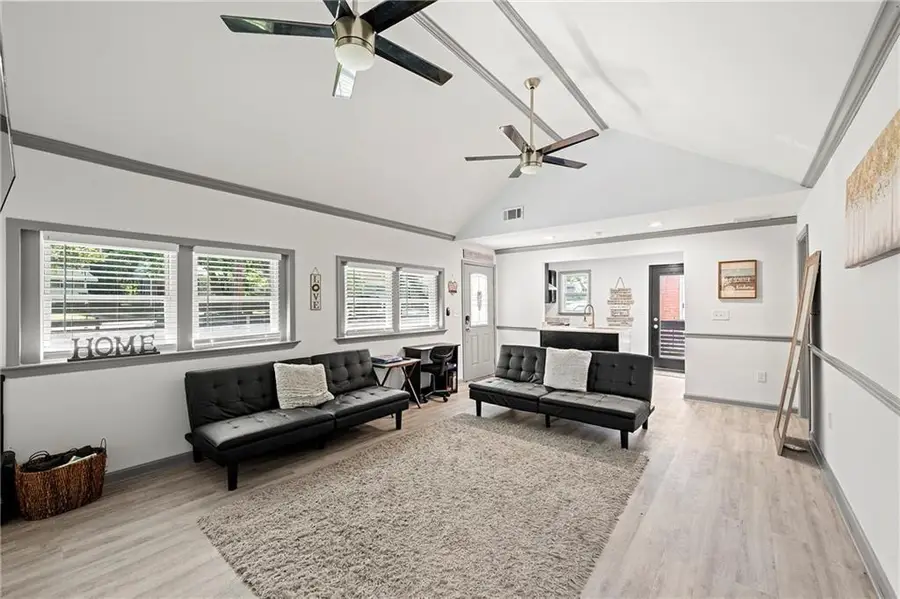 436 W Lake Avenue Nw, Atlanta, GA 30318 - Image #2