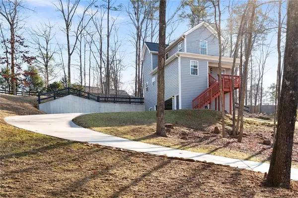 15 Swallow Drive Se, White, GA 30184