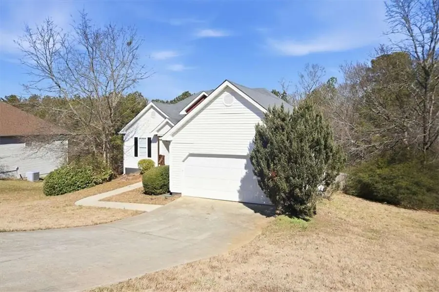 232 Cambridge Dr, Loganville, GA 30052 - #2