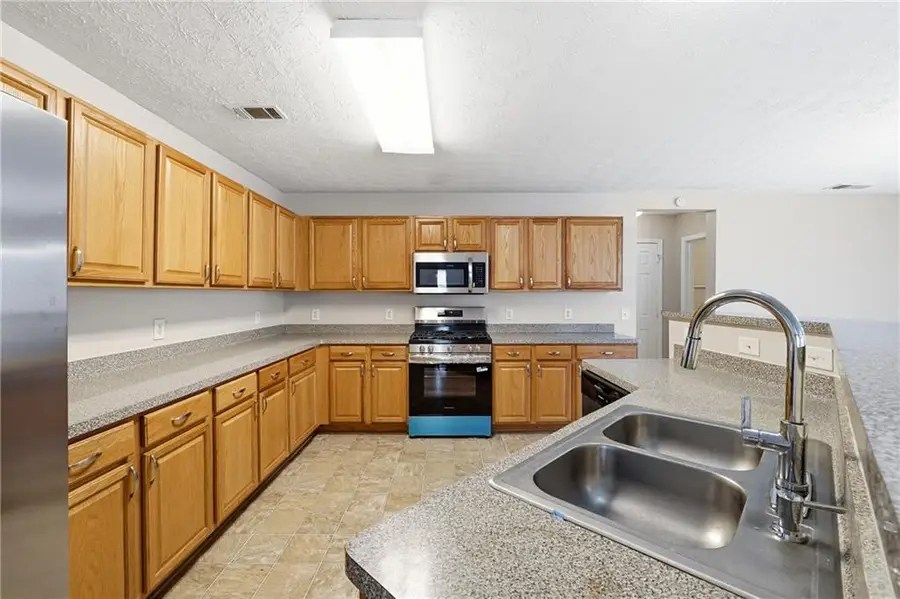 667 Leaflet Ives Trl, Lawrenceville, GA 30045 - #2