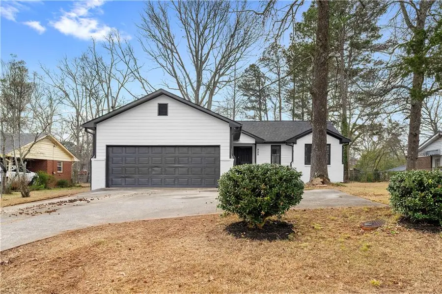 323 Lumpkin Street, Winder, GA 30680 - #2