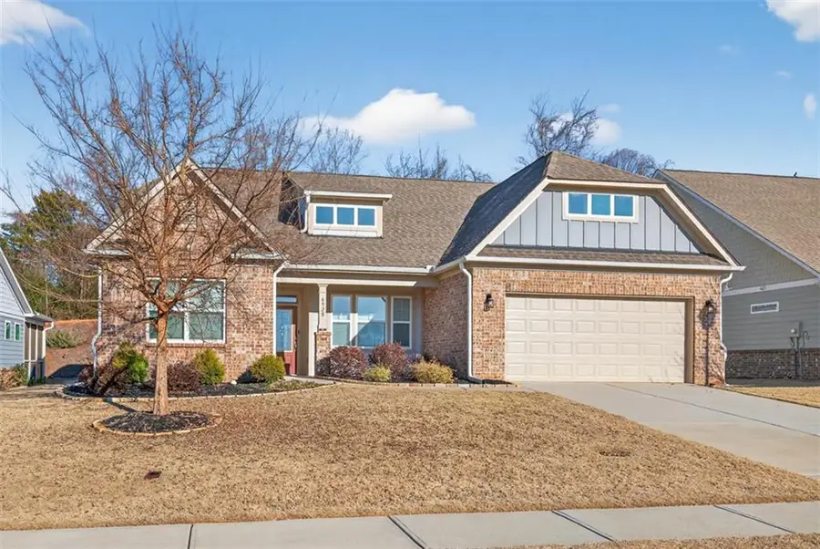 6928 Manchester Drive, Flowery Branch, GA 30542 - #2