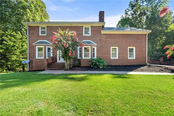 140 Forest Lake Drive, Fayetteville, GA 30215