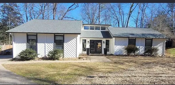 2745 Shadow Pine Drive, Roswell, GA 30076